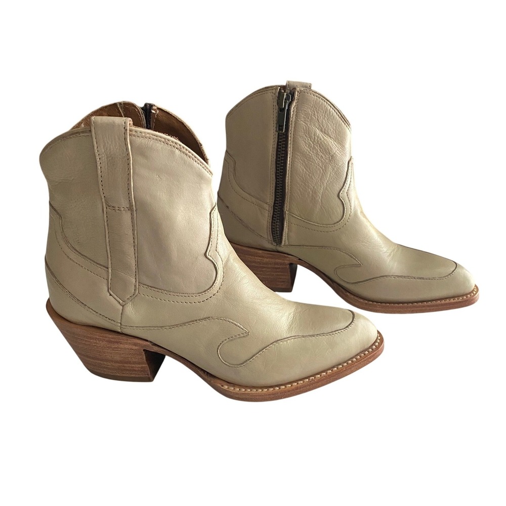 Lucchese M6075 Cream Leather Western Ankle Boots 6B Flame Overlay Side Zip